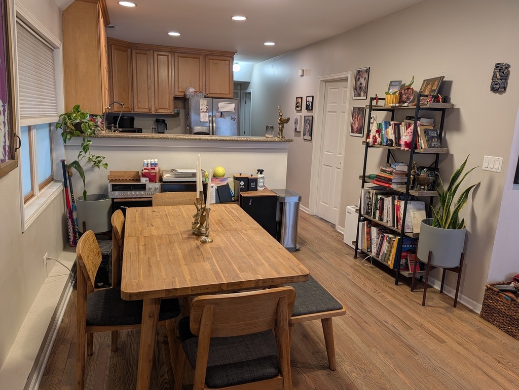 714 N Elizabeth Street - Photo 4