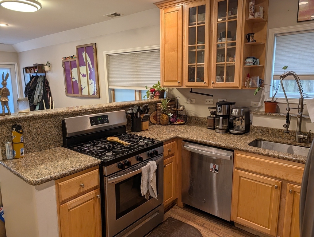 714 N Elizabeth Street - Photo 10