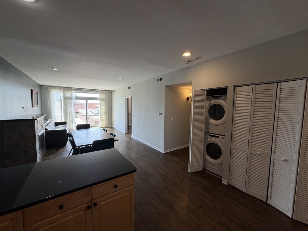 6135 N Broadway Street - Photo 3