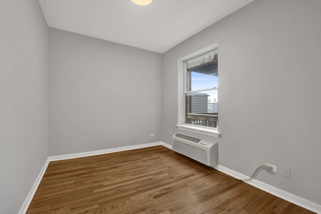 2456 N Hamlin Avenue - Photo 14
