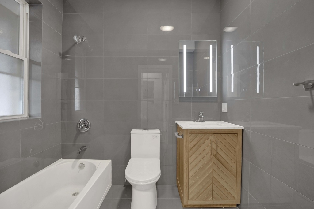 2456 N Hamlin Avenue - Photo 12