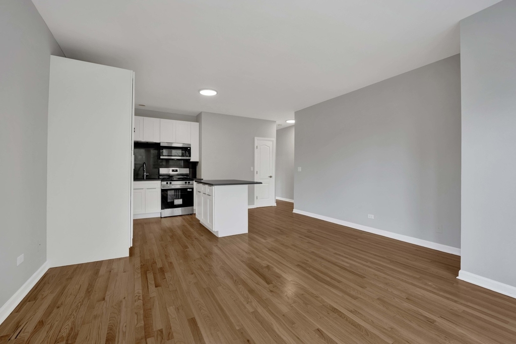 2456 N Hamlin Avenue - Photo 7
