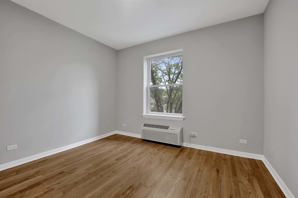 2456 N Hamlin Avenue - Photo 17