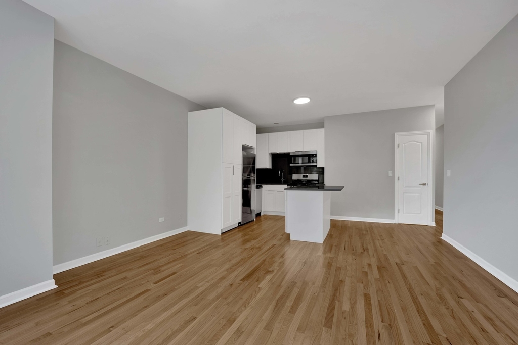 2456 N Hamlin Avenue - Photo 5