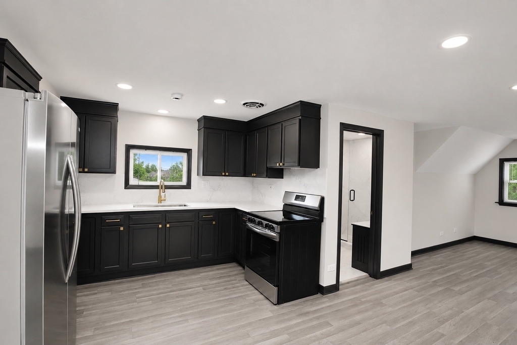 129 W Stimmel Street - Photo 3