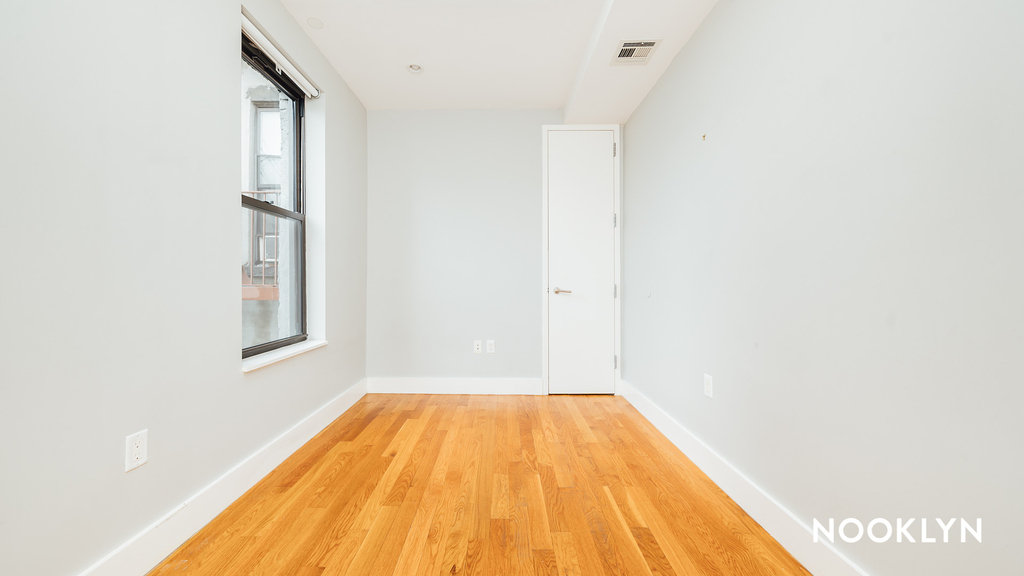 1100 Dekalb Avenue - Photo 3