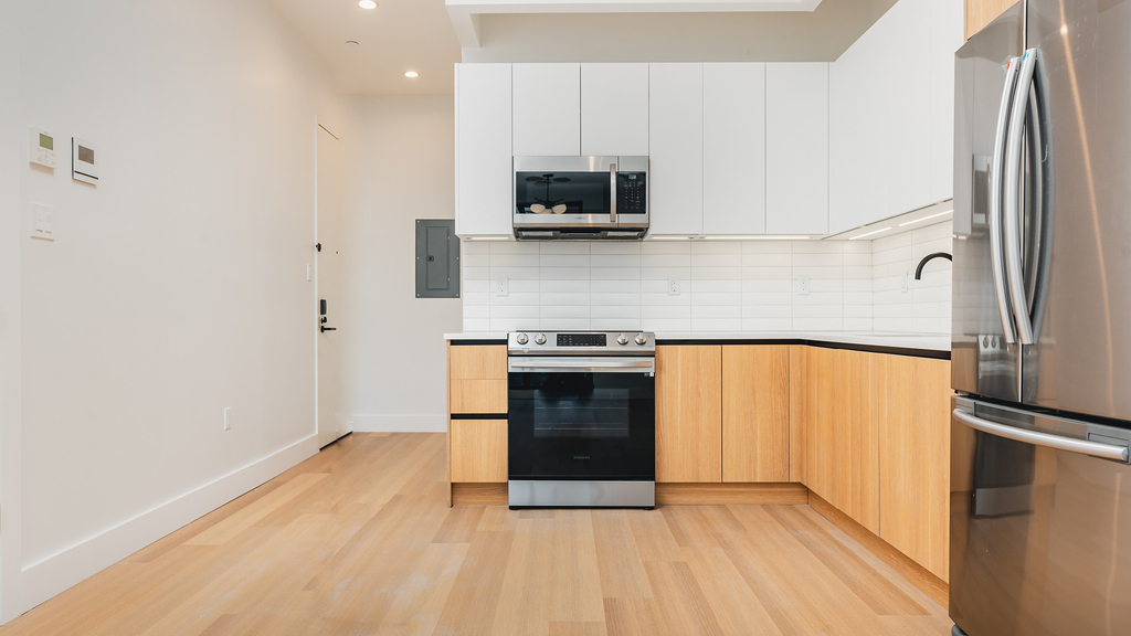 420 Gates Ave - Photo 1