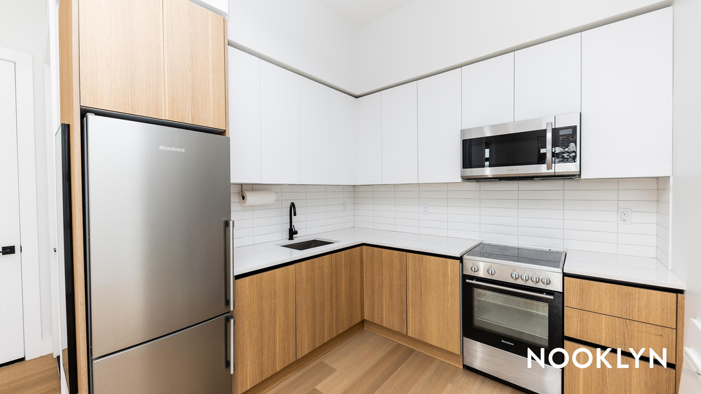 420 Gates Avenue - Photo 1