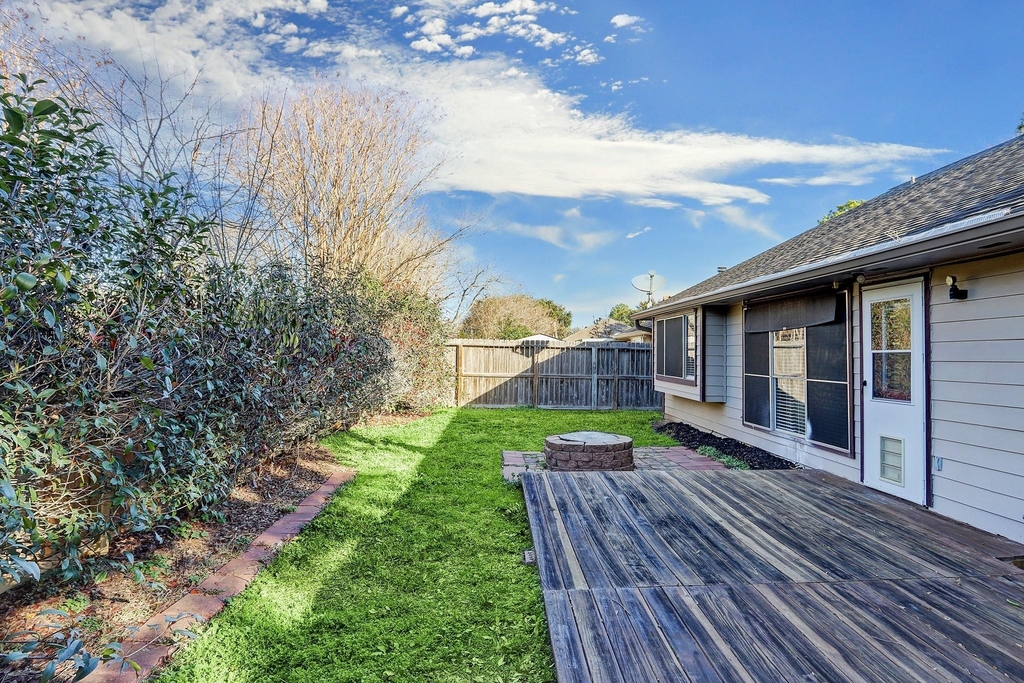 6819 Yardley Drive - Photo 15