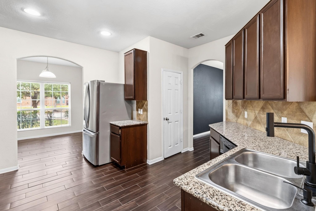 18715 Windy Stone Drive - Photo 3