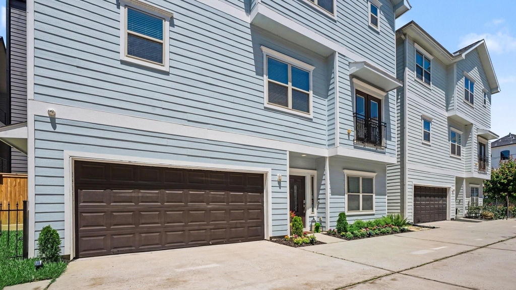 1026 W 24th Street - Photo 3