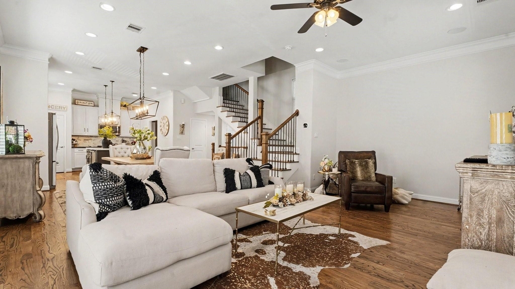 1026 W 24th Street - Photo 6