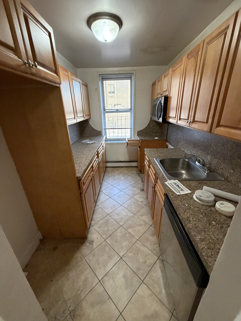 86-25 Van Wyck Expressway - Photo 4