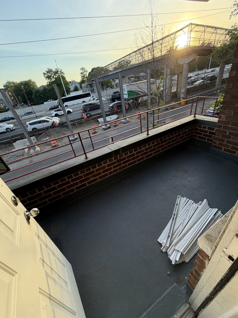 86-25 Van Wyck Expressway - Photo 2