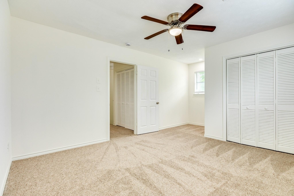 408 Gardenia Street - Photo 13