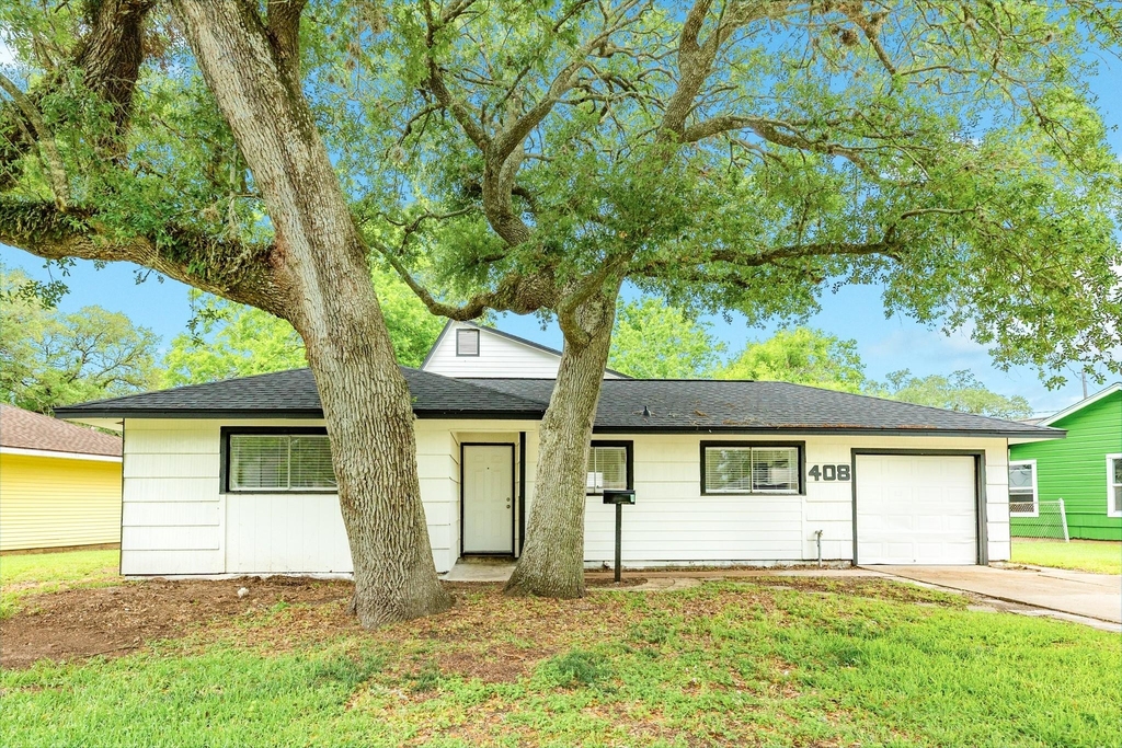 408 Gardenia Street - Photo 1