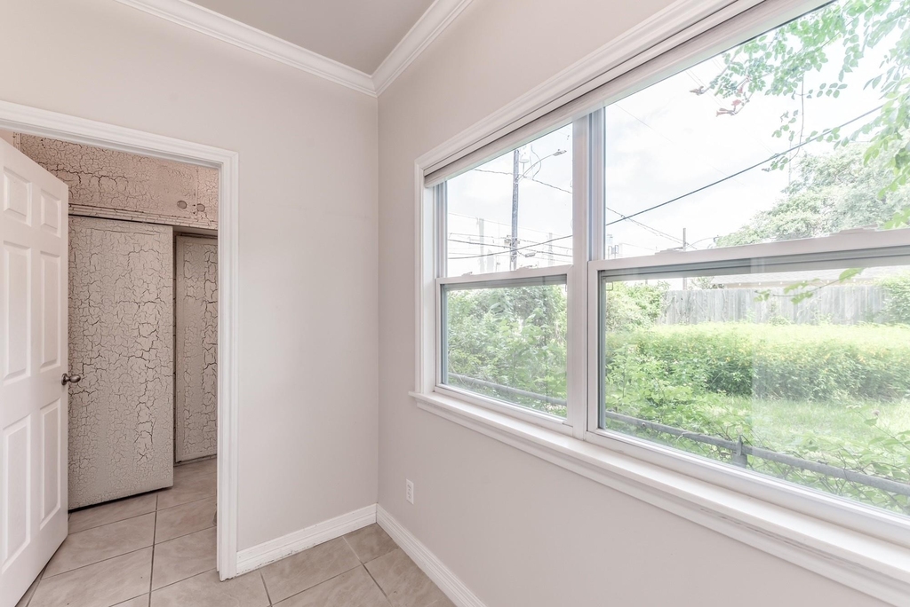 113 W 5th Street - Photo 26
