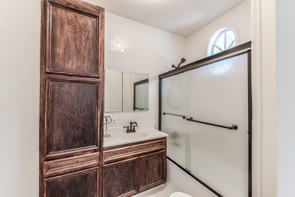 113 W 5th Street - Photo 18
