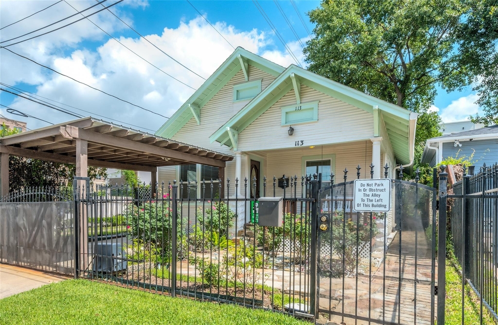 113 W 5th Street - Photo 1