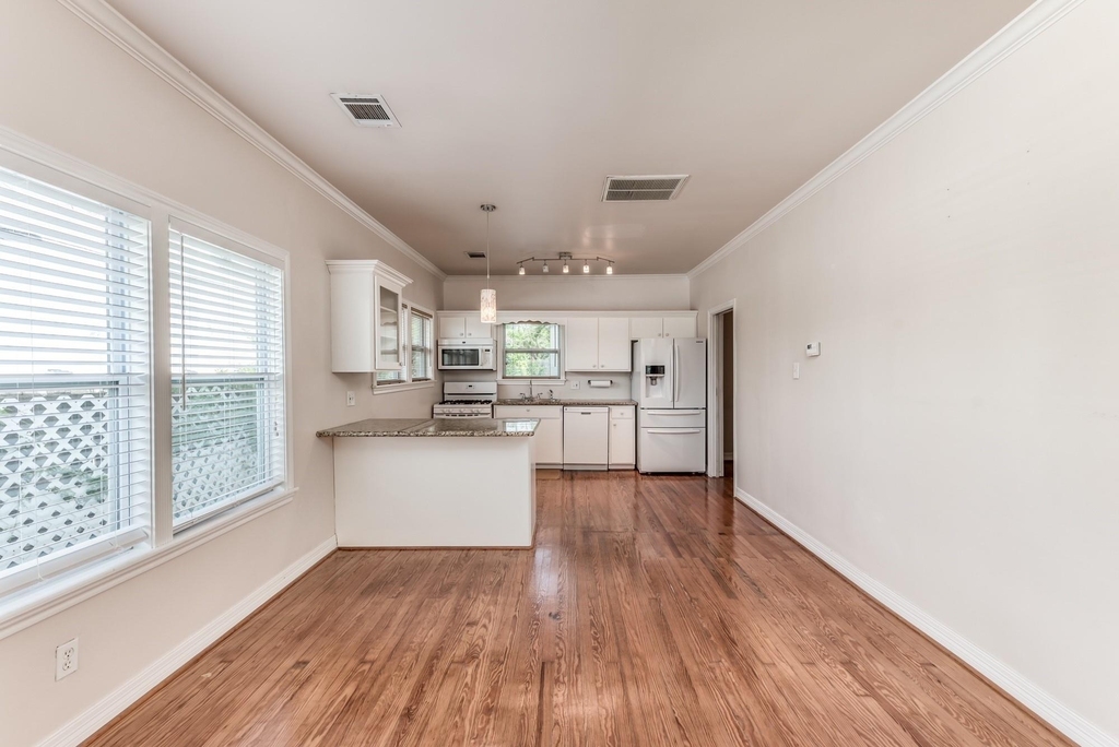113 W 5th Street - Photo 15
