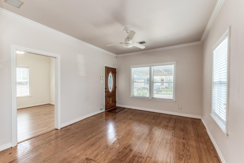 113 W 5th Street - Photo 8