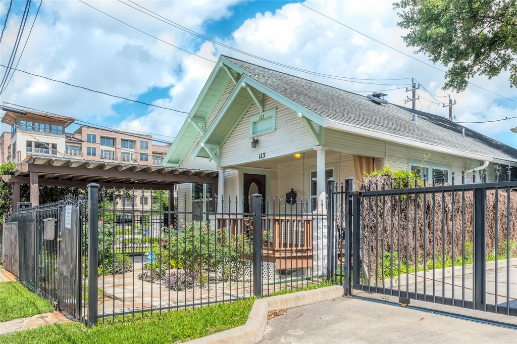113 W 5th Street - Photo 0