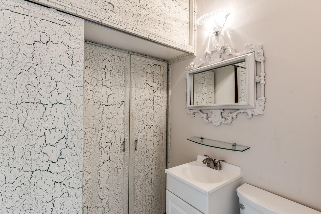 113 W 5th Street - Photo 24