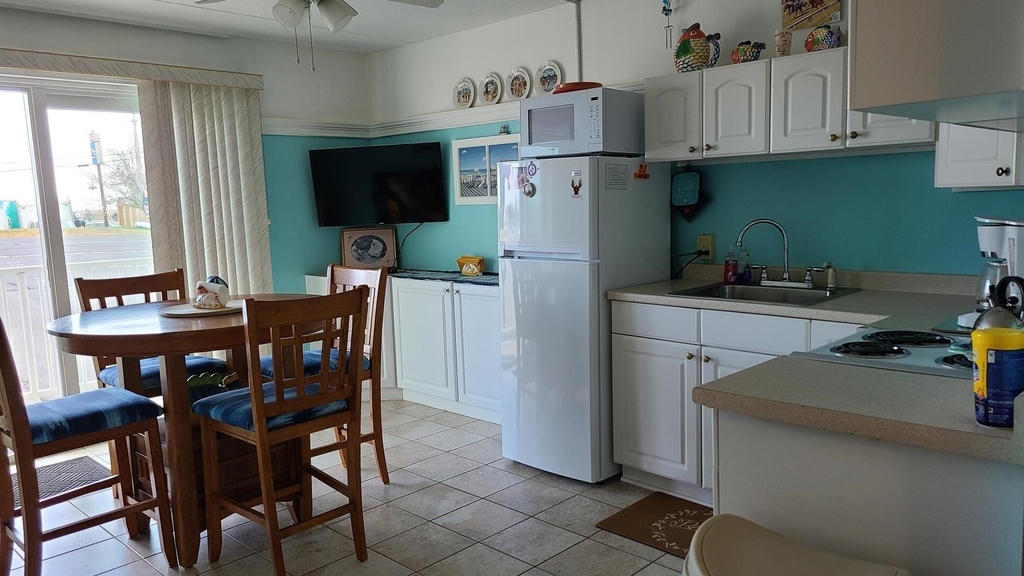 933 Ocean - Photo 2