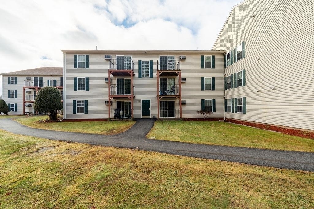 1703 White Cedar - Photo 0