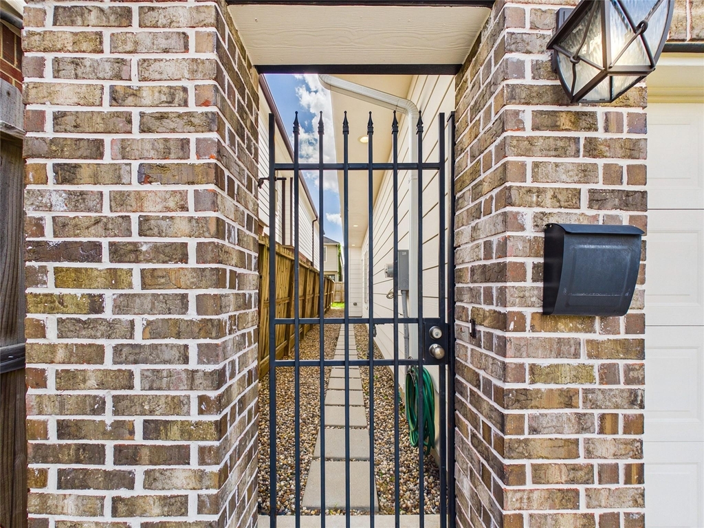 1414 Prince Street - Photo 2