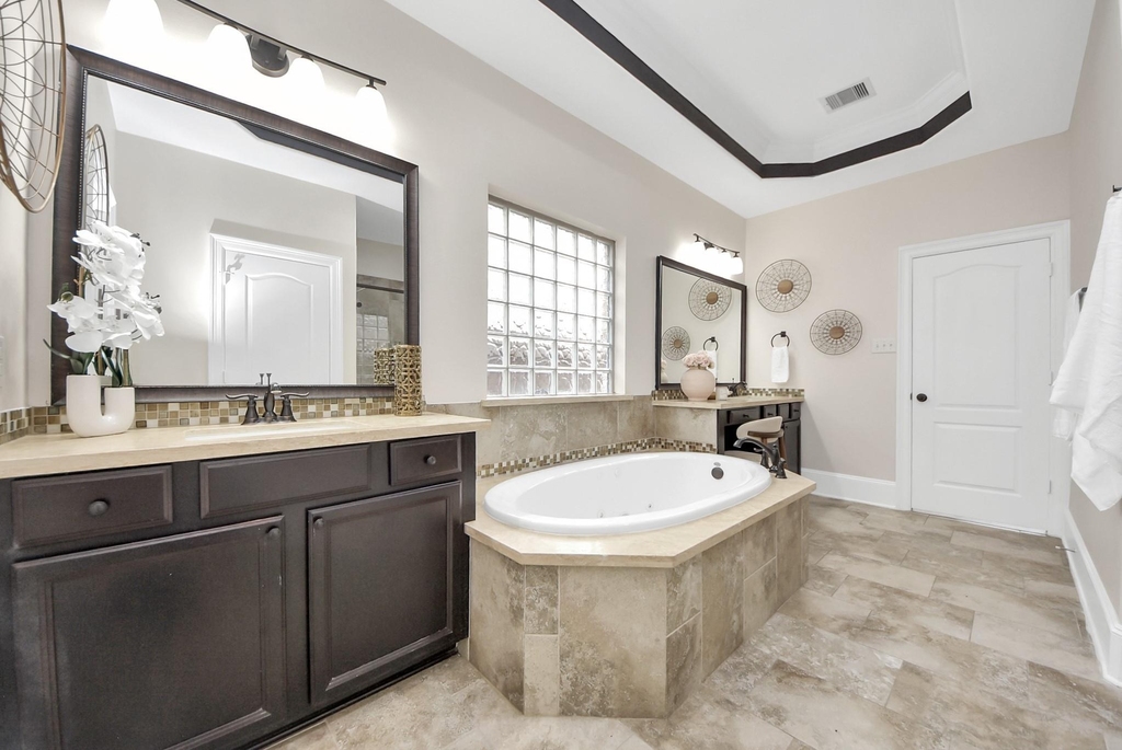 9815 Patricia Haven Lane - Photo 28