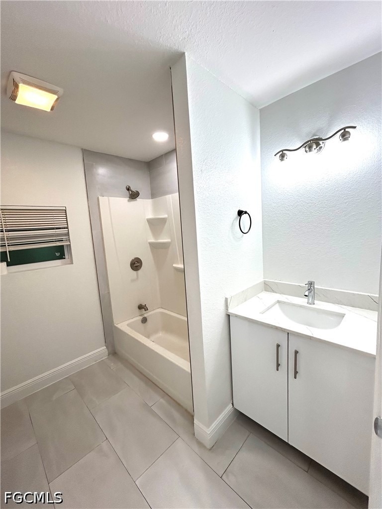 121 E 3rd Street - Photo 6