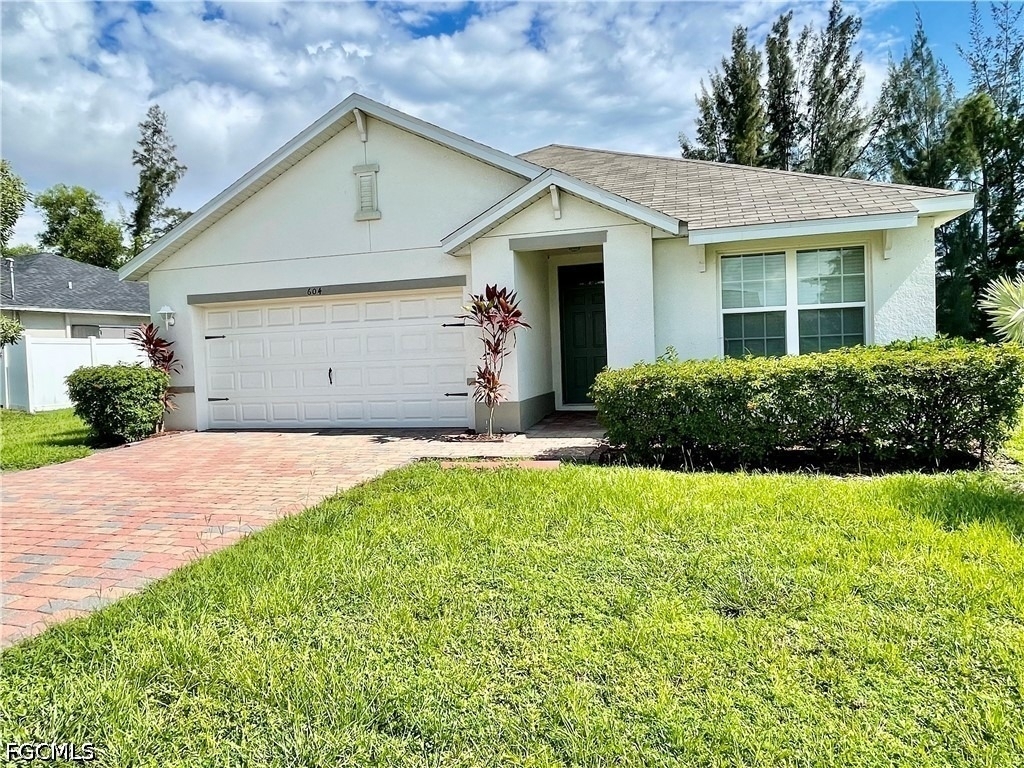 604 Sw 26th Street - Photo 0