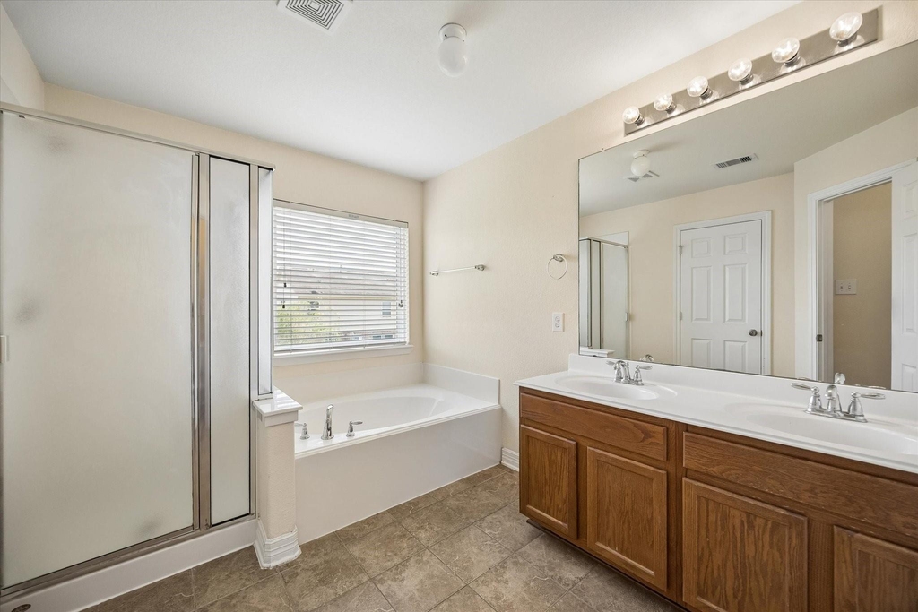 10108 Hidden Creek Falls Ln - Photo 7