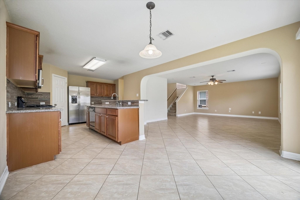 10108 Hidden Creek Falls Ln - Photo 4