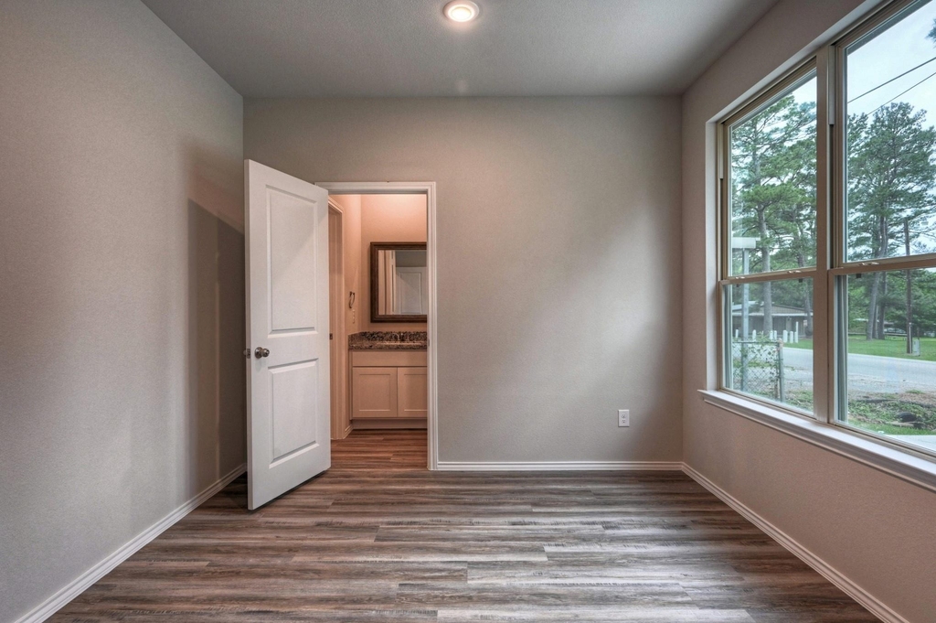 9596 Darkwood Street - Photo 18