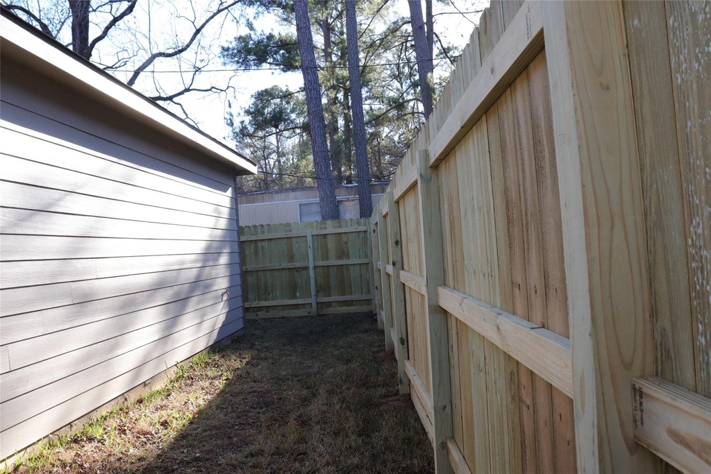 9596 Darkwood Street - Photo 5