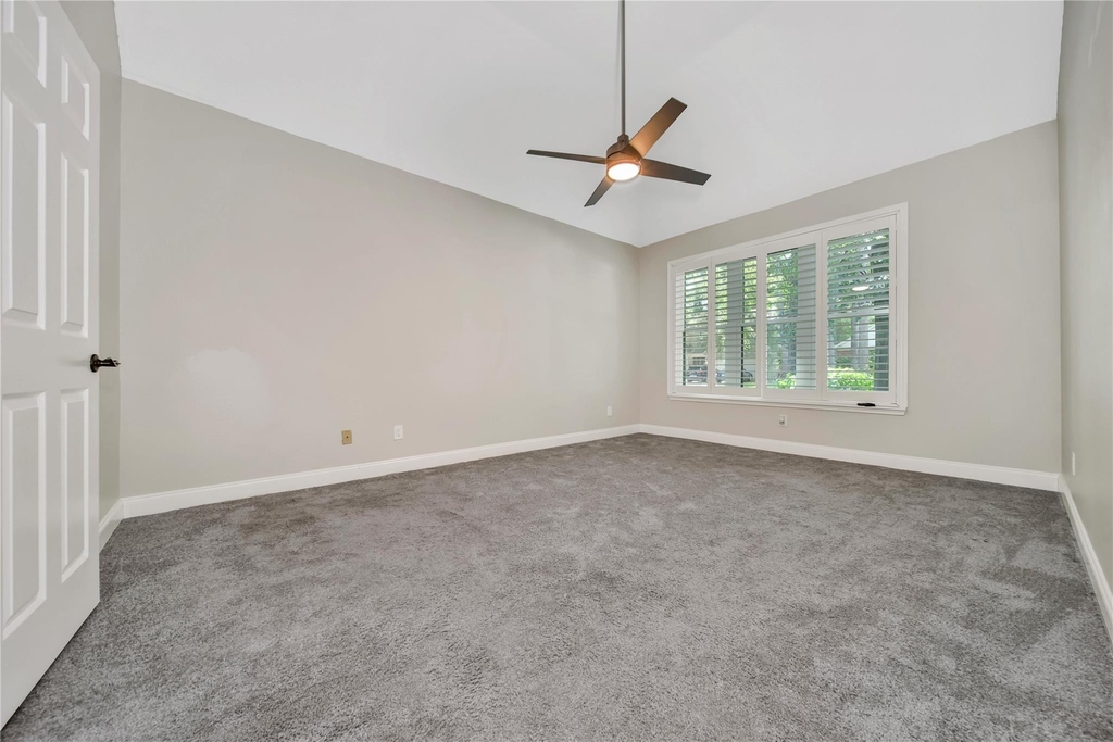 11 Windledge Place - Photo 18