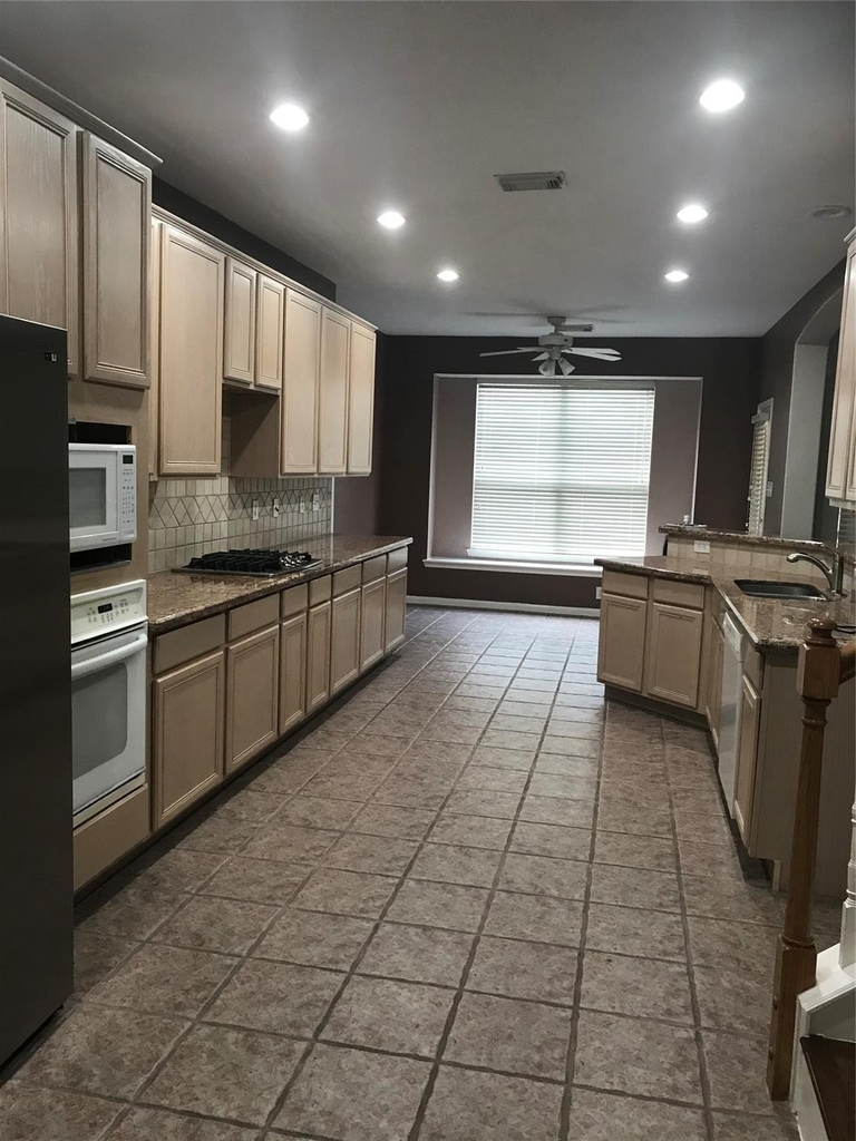 18138 Delta Estates Court - Photo 7
