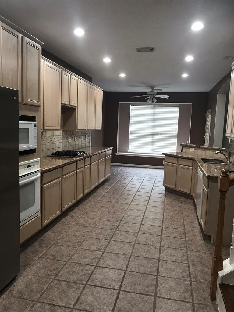 18138 Delta Estates Court - Photo 32