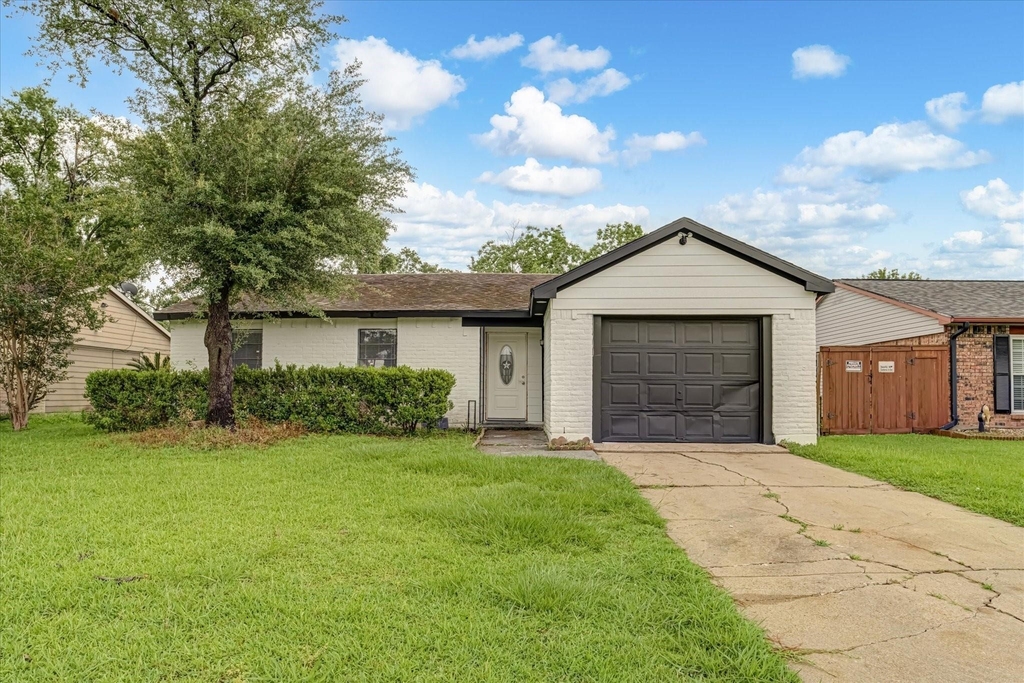 14618 Flair Drive - Photo 0