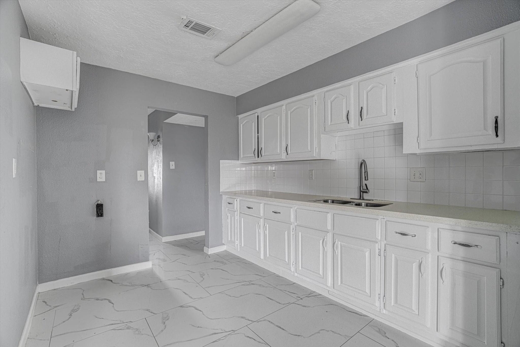 14618 Flair Drive - Photo 10