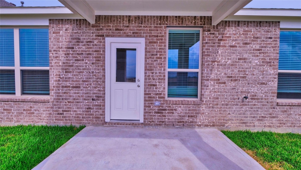 5735 Aurora Greens Lane - Photo 1