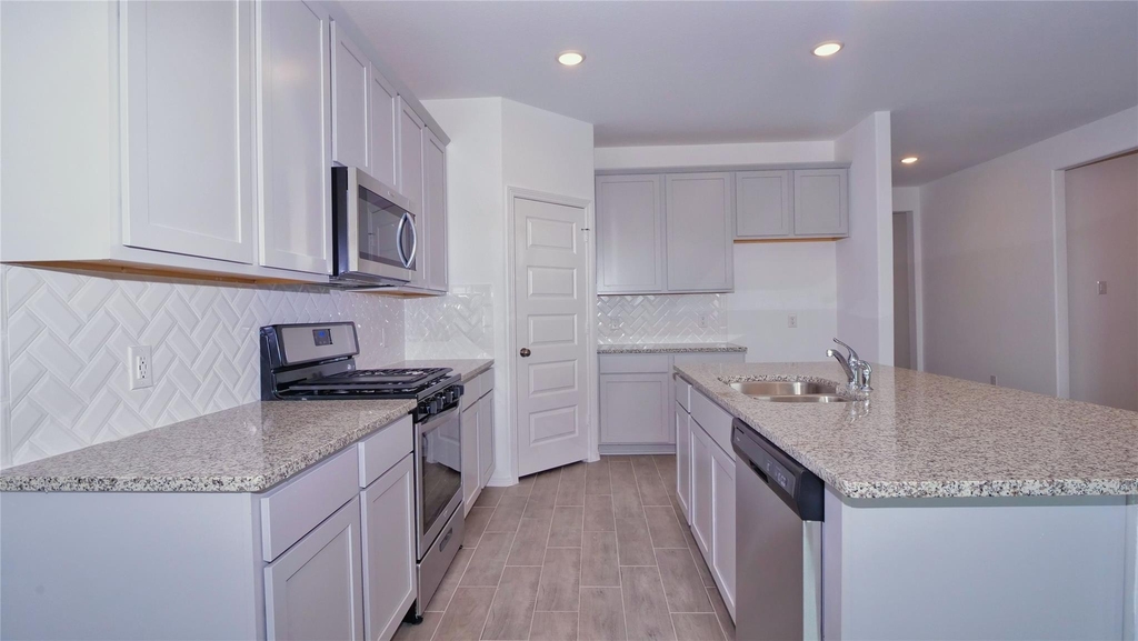 5735 Aurora Greens Lane - Photo 5
