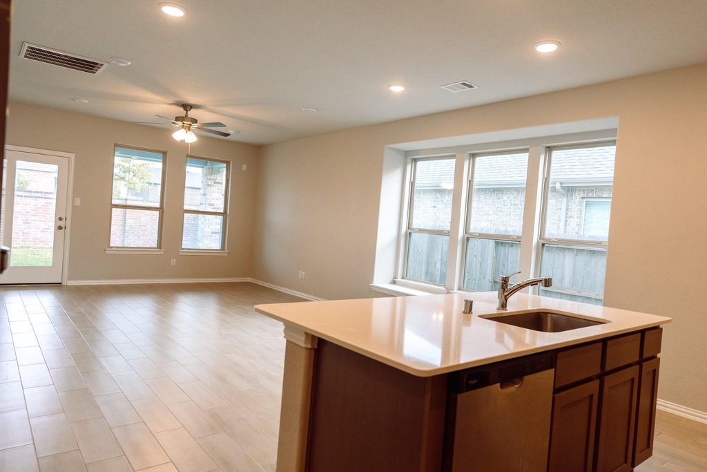 27015 Bel Air Point Lane - Photo 10