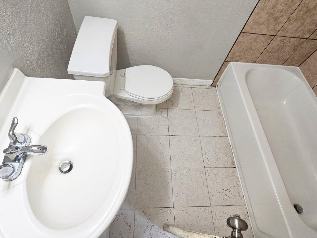 9526 Golden Wood Lane - Photo 20