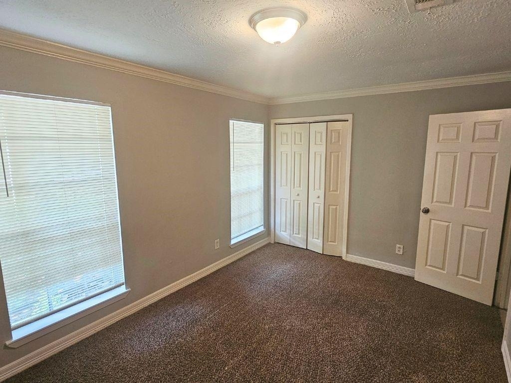 9526 Golden Wood Lane - Photo 13