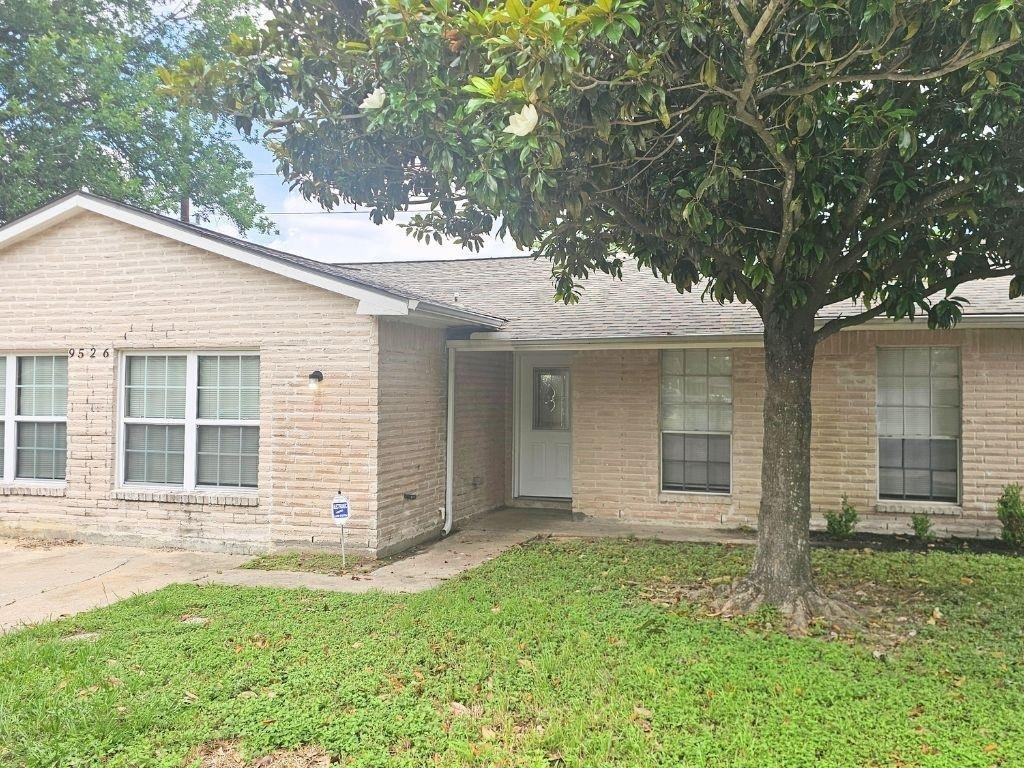 9526 Golden Wood Lane - Photo 1