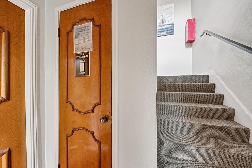 6466 Bayou Glen Road - Photo 3