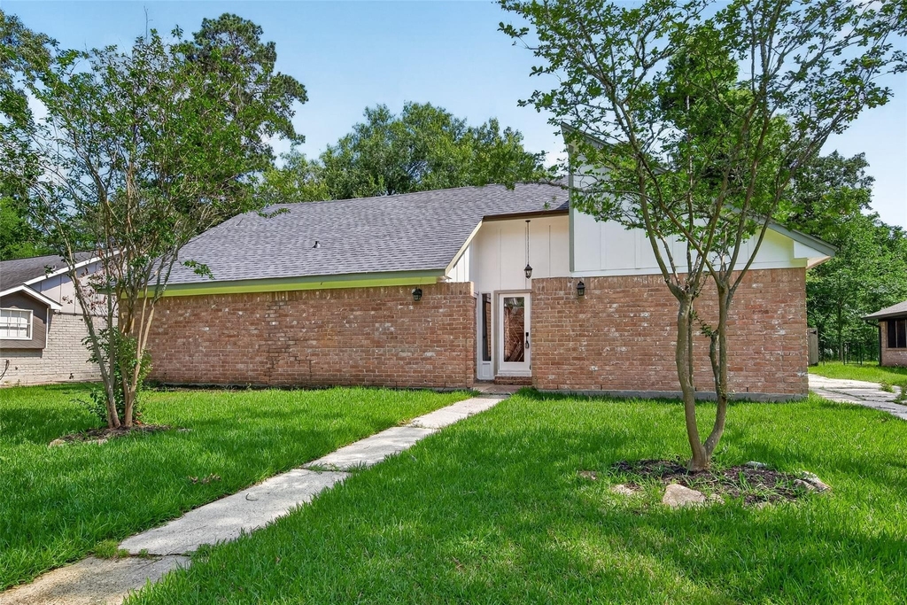 1834 Shadow Rock Drive - Photo 1